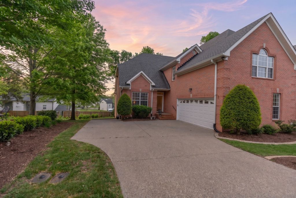 131 Belmont Cir, Hendersonville