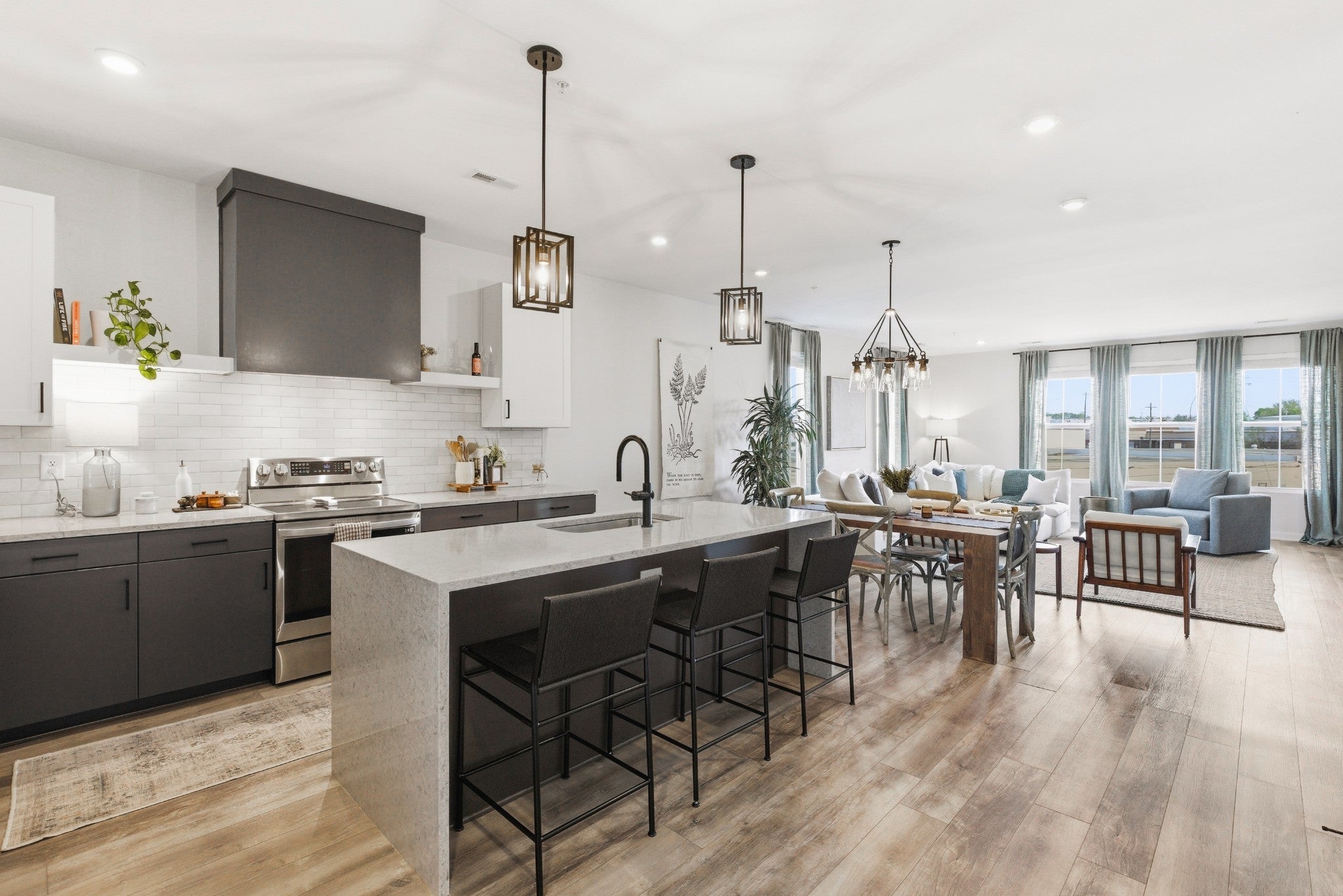 Photo of Listing #3176050