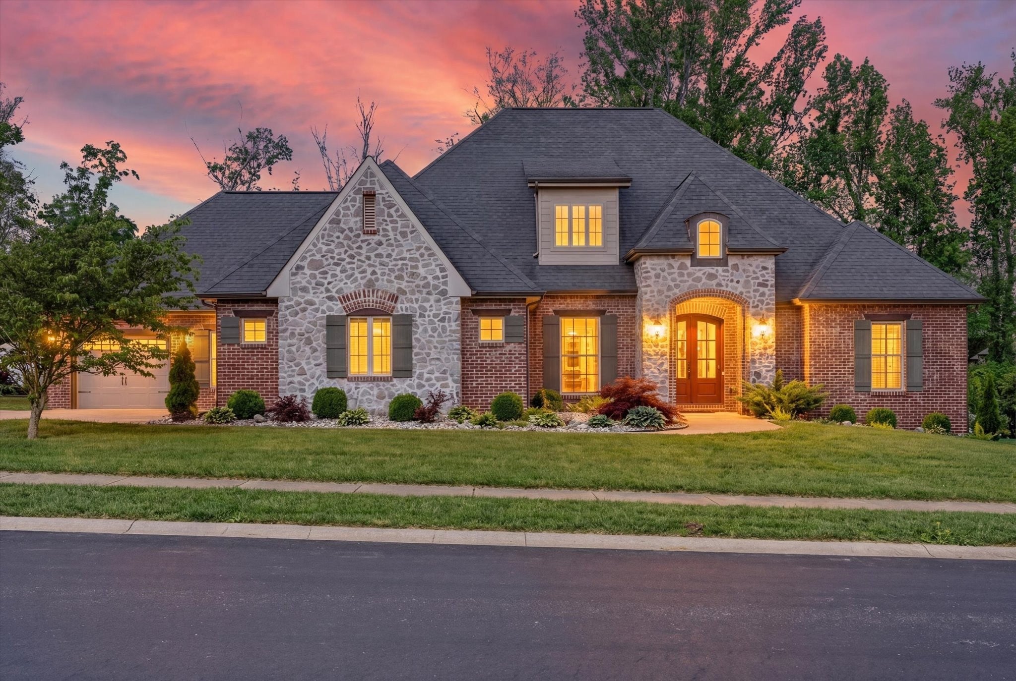 Photo of Listing #3176537