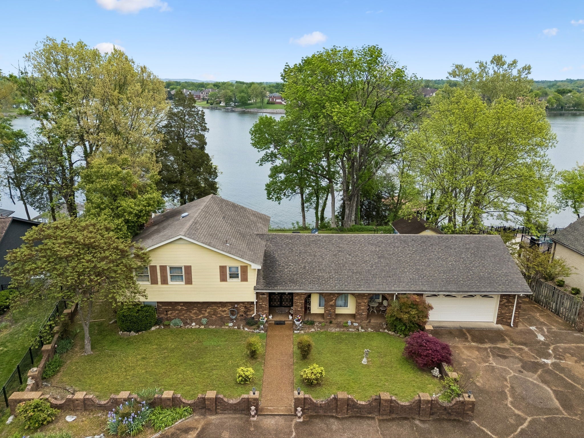 Photo of Listing #3177557