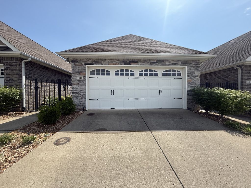 140 Alden Ln, Lebanon