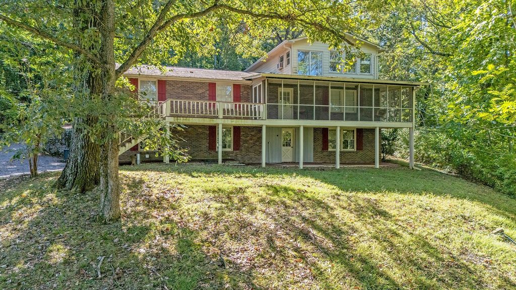 6337 Murray Ln, Brentwood