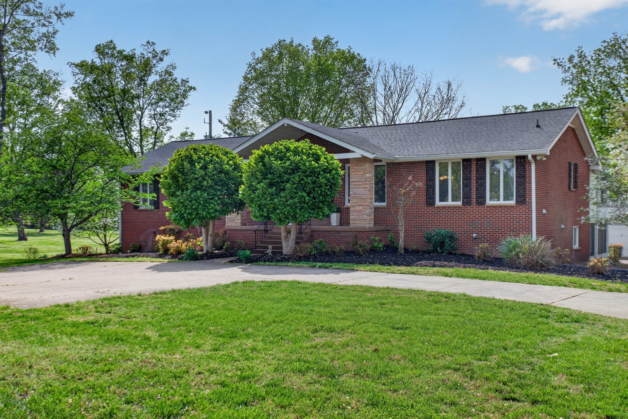 Photo of Listing #3177912