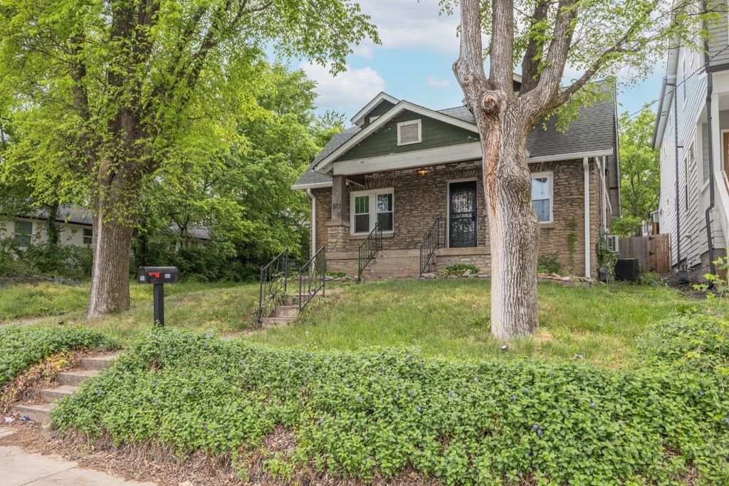 913 31st Ave N, Nashville