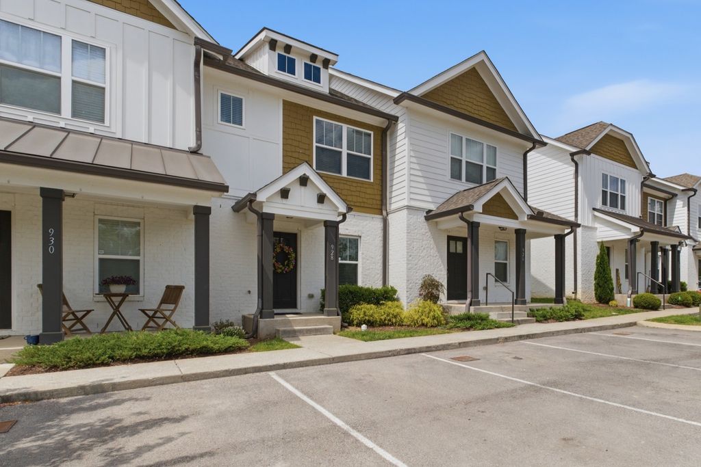 928 Governors Ct, Antioch