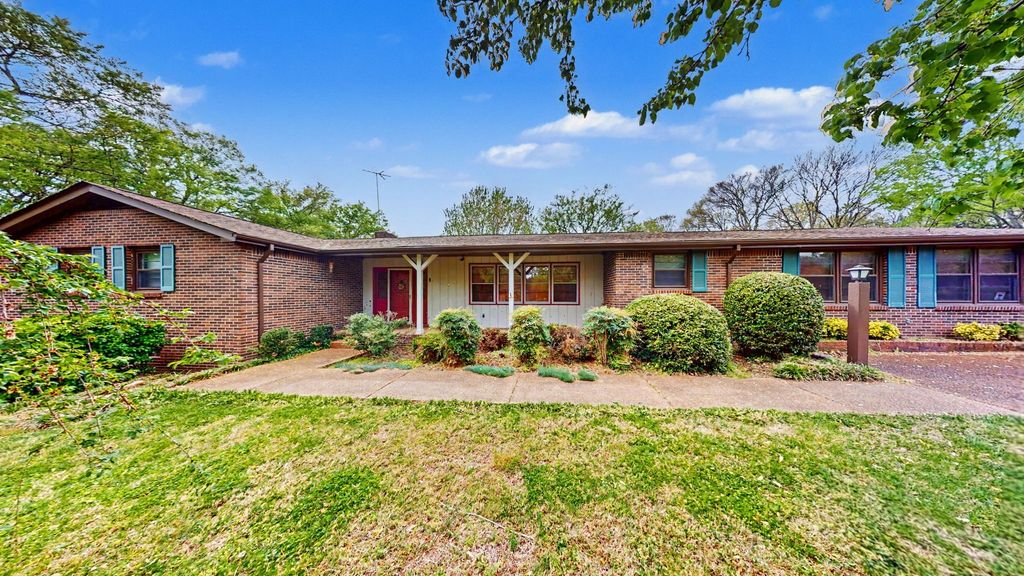 2413 Fly Rd, Nolensville
