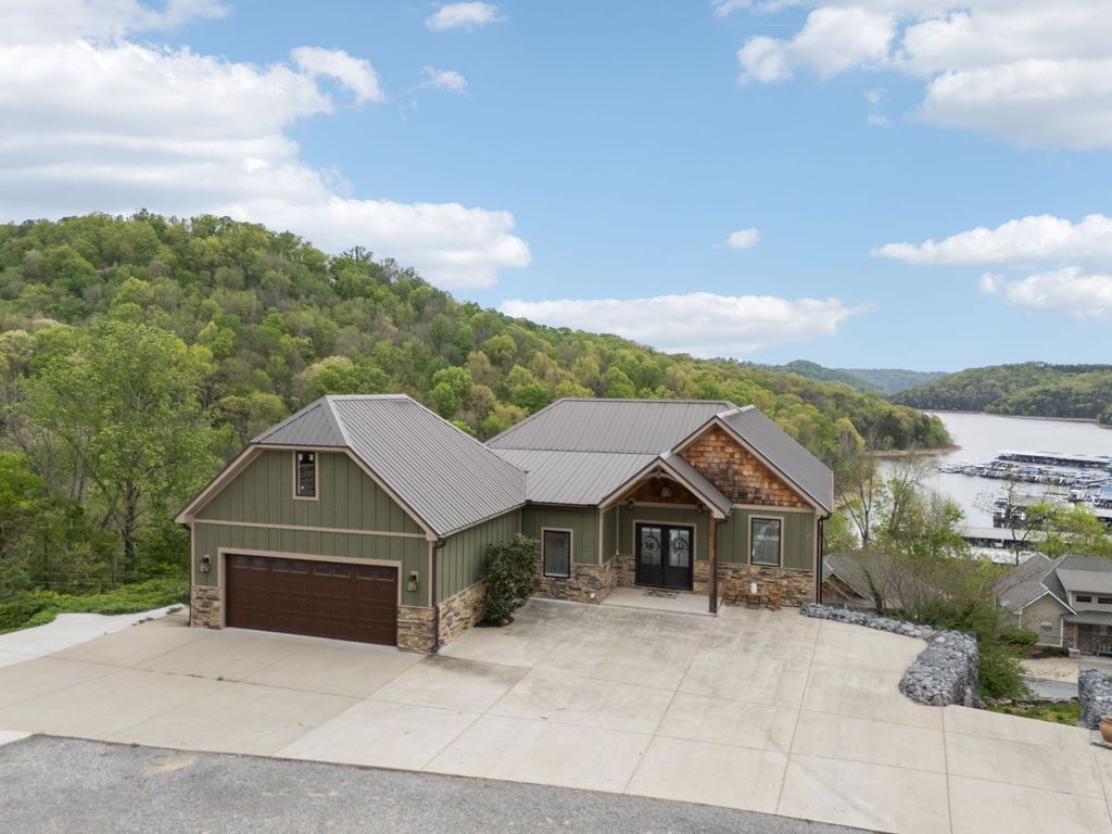 1010 Old Casey Cove Rd, Smithville
