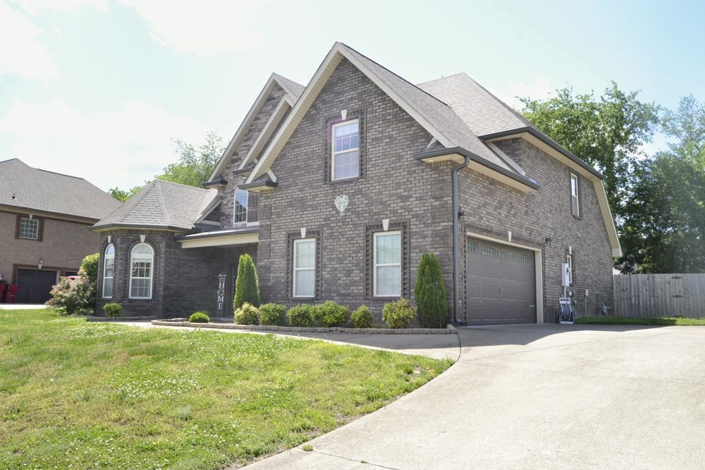 1504 Benton Park Pl, Clarksville