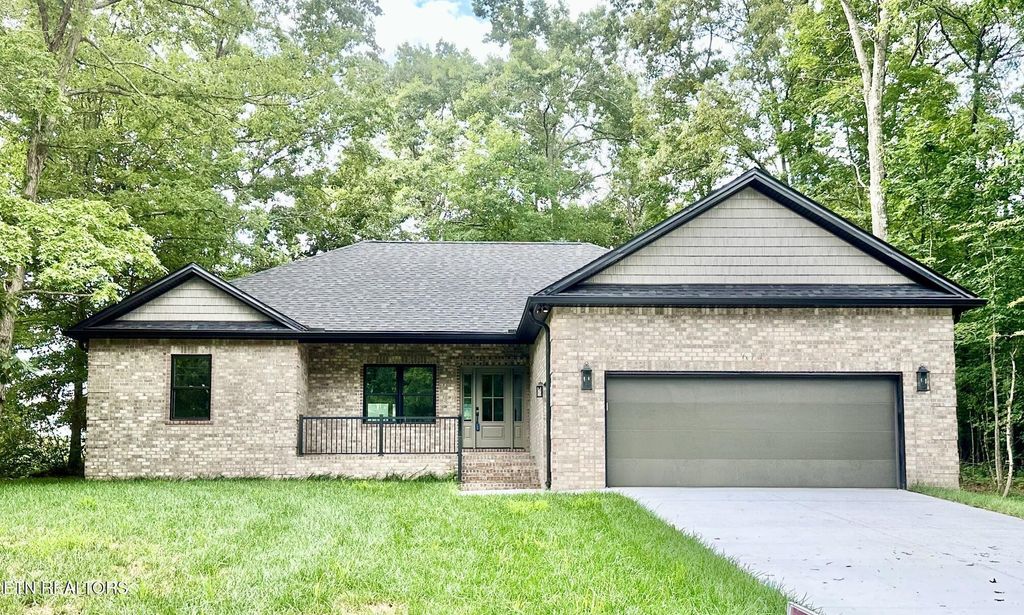 614 Apoka Lane, Crossville