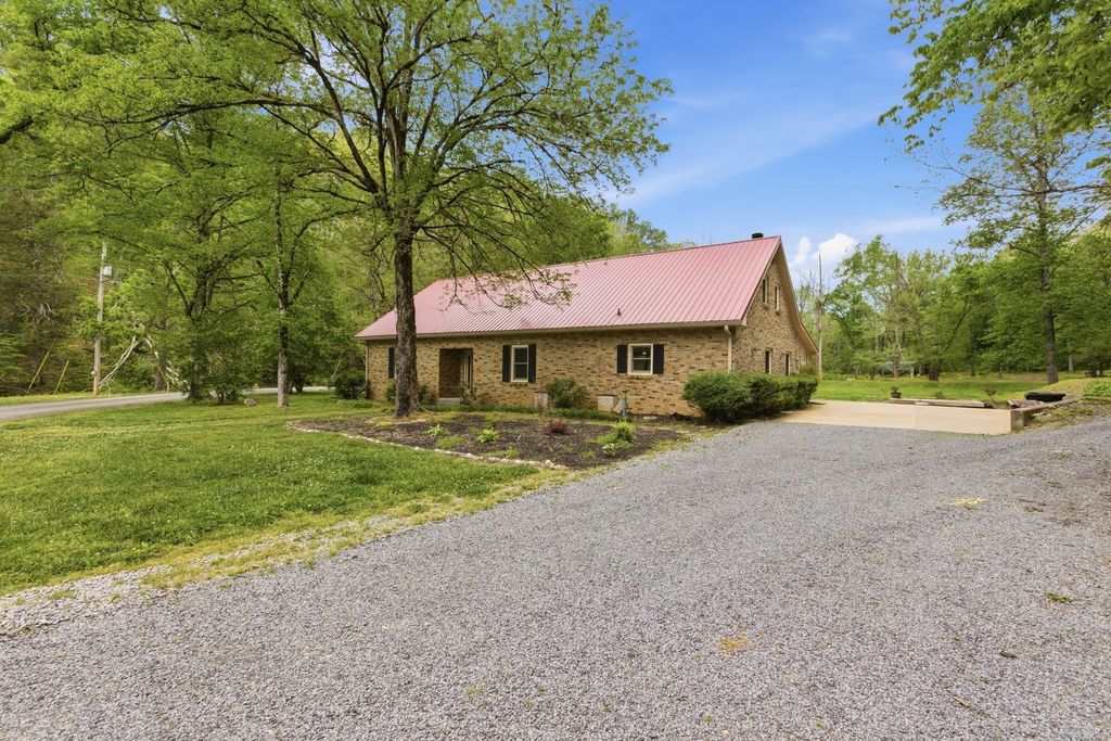 580 Defeated Creek Rd, Centerville