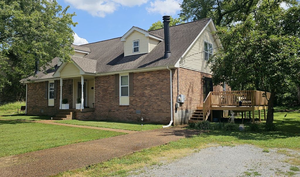 1126 Apple Valley Rd, Madison