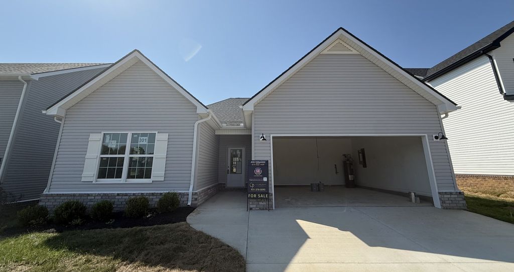 1130 Mary Lu Dr, Clarksville