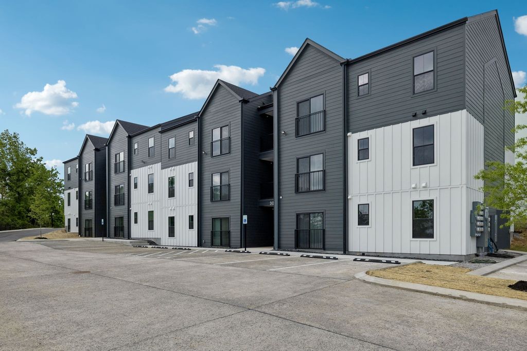 3000 Edwin Way 304, Nashville