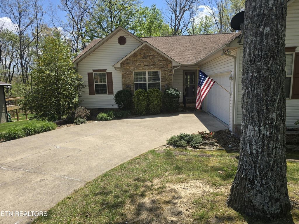 106 Lafayette Point, Crossville