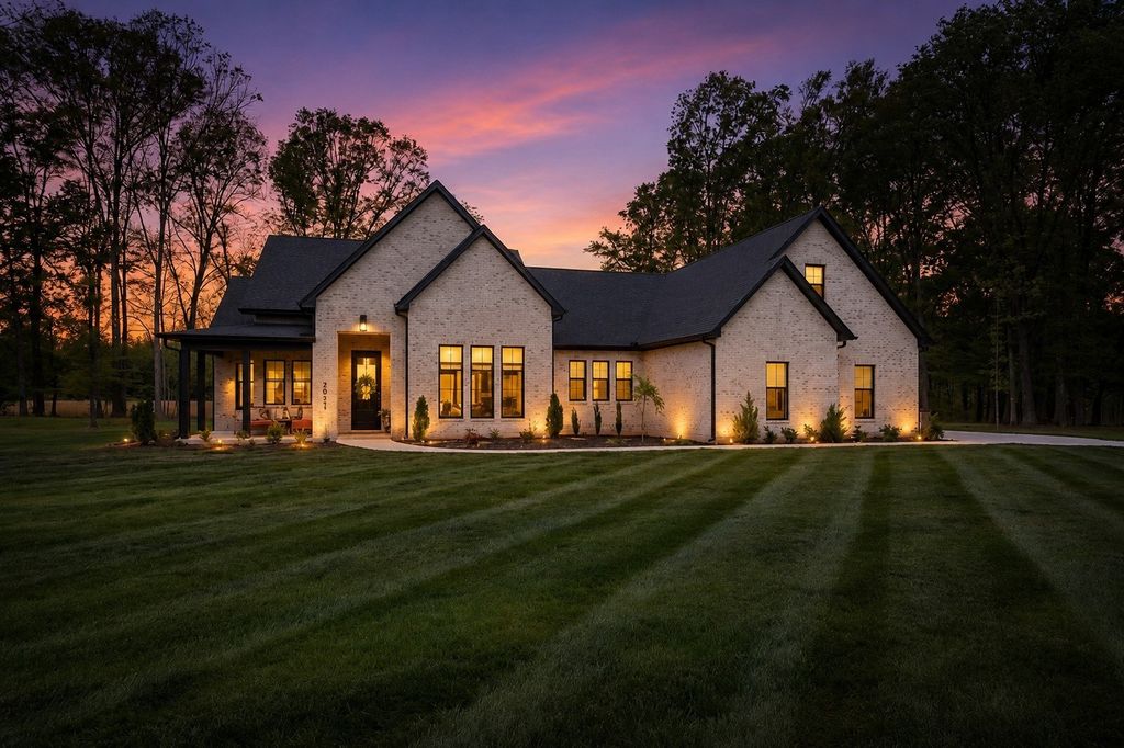 2022 Country Club Drive, Tullahoma