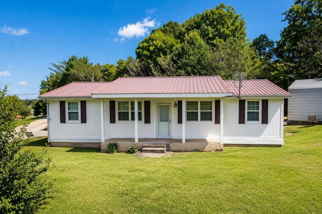 182 Rogers Ln, Birchwood