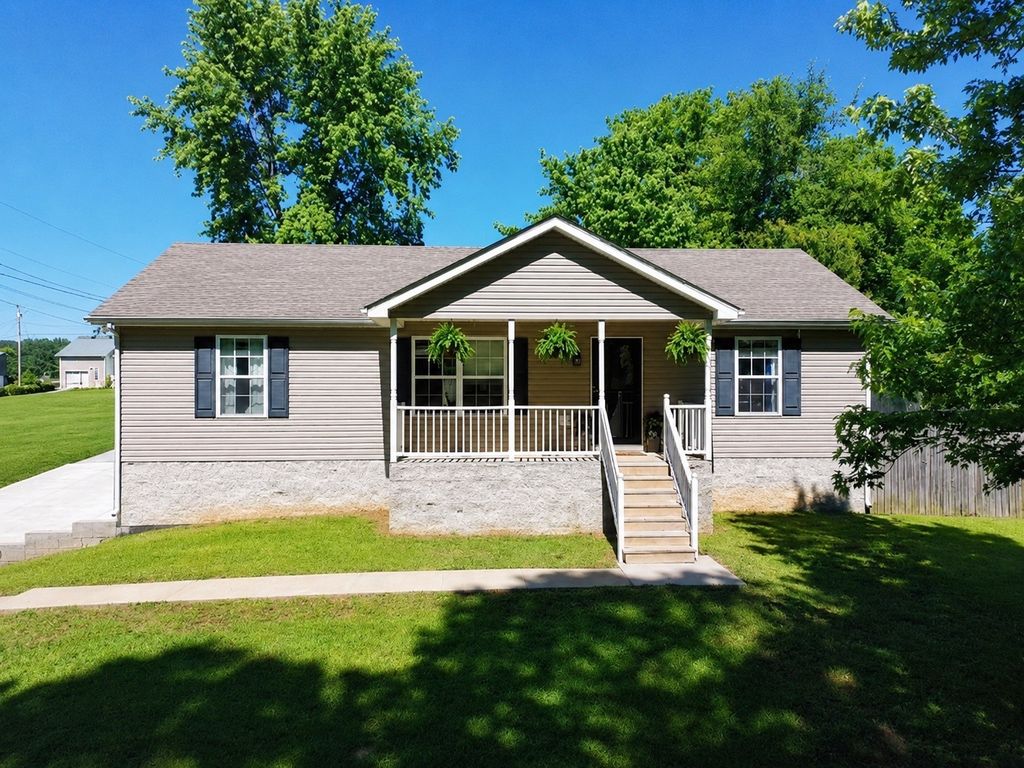 743 Elm St, Spring Hill