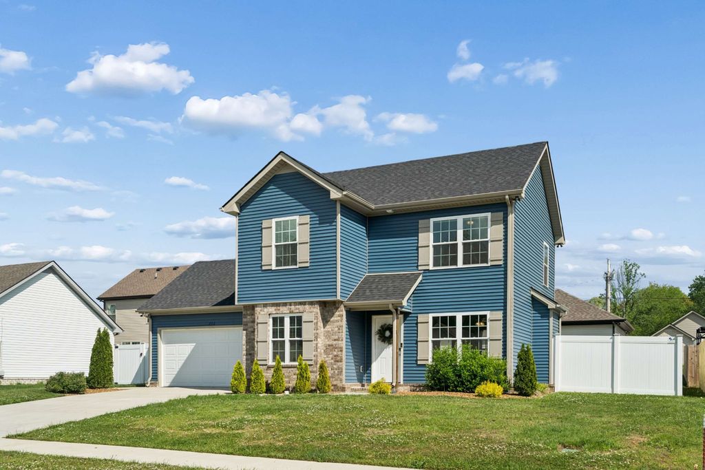 230 Timber Cir, Manchester
