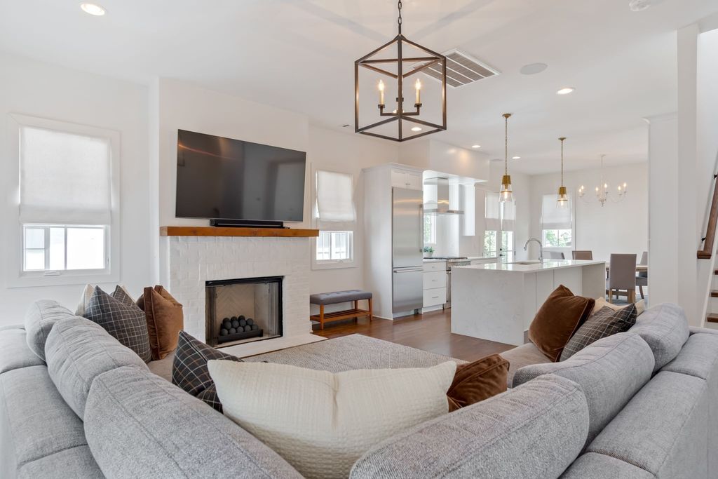 519 Chesterfield Ave 2, Nashville