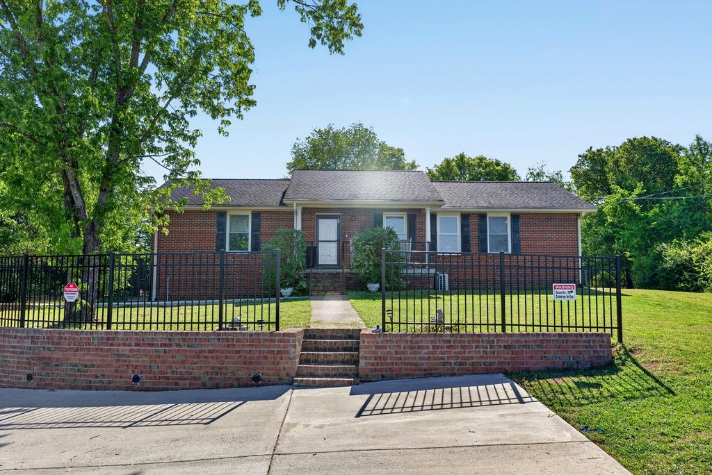 833 Leeville Rd, Lebanon