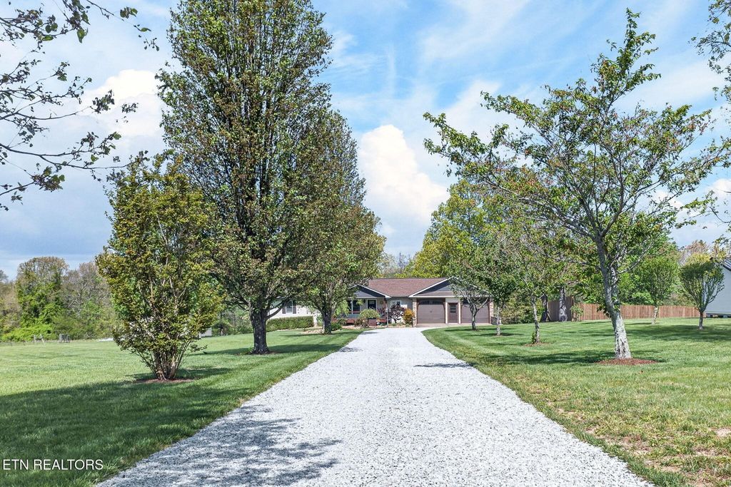 7668 Plateau Rd, Crossville