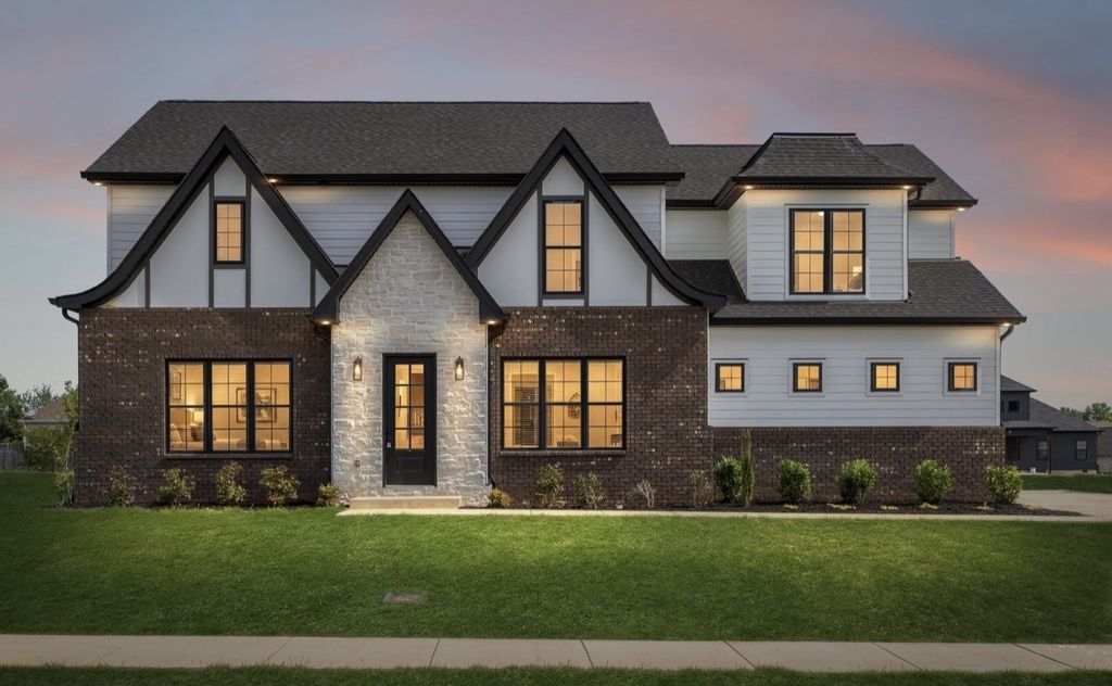 2457 Ellsworth Dr, Clarksville