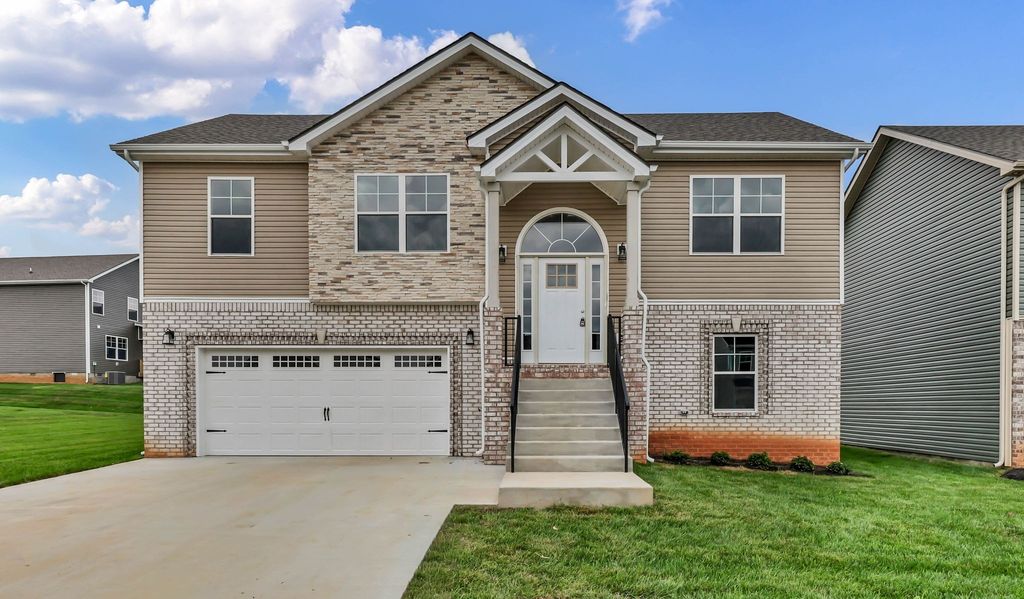 351 Cardinal Creek, Clarksville