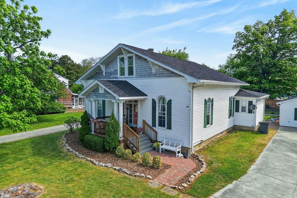105 Roberts St, Livingston