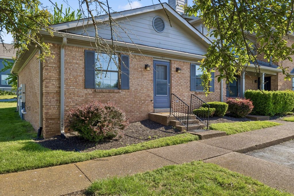 101 Ellington Pl, Madison