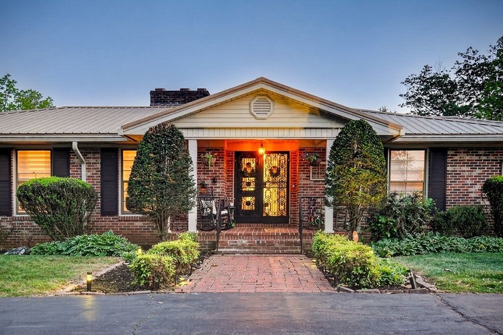 843 W Bockman Way, Sparta