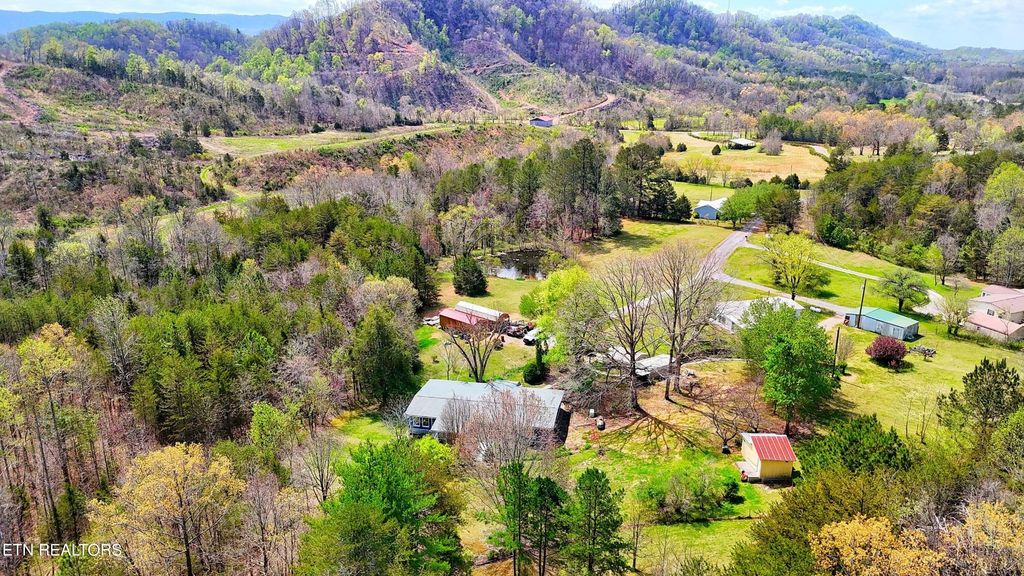 169 County Road 463, Englewood