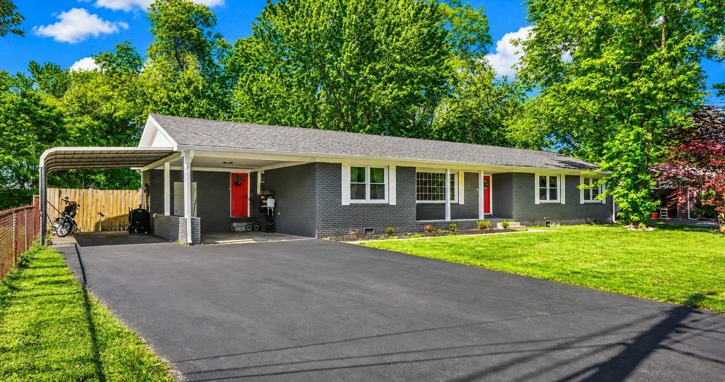300 Donna Dr, Hopkinsville