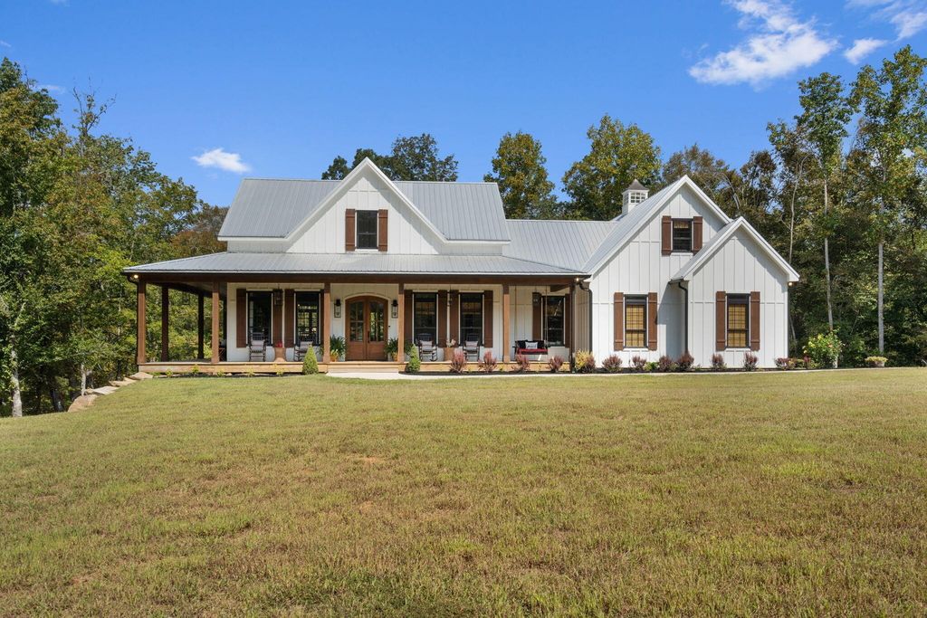 450 County Road 28, Calhoun