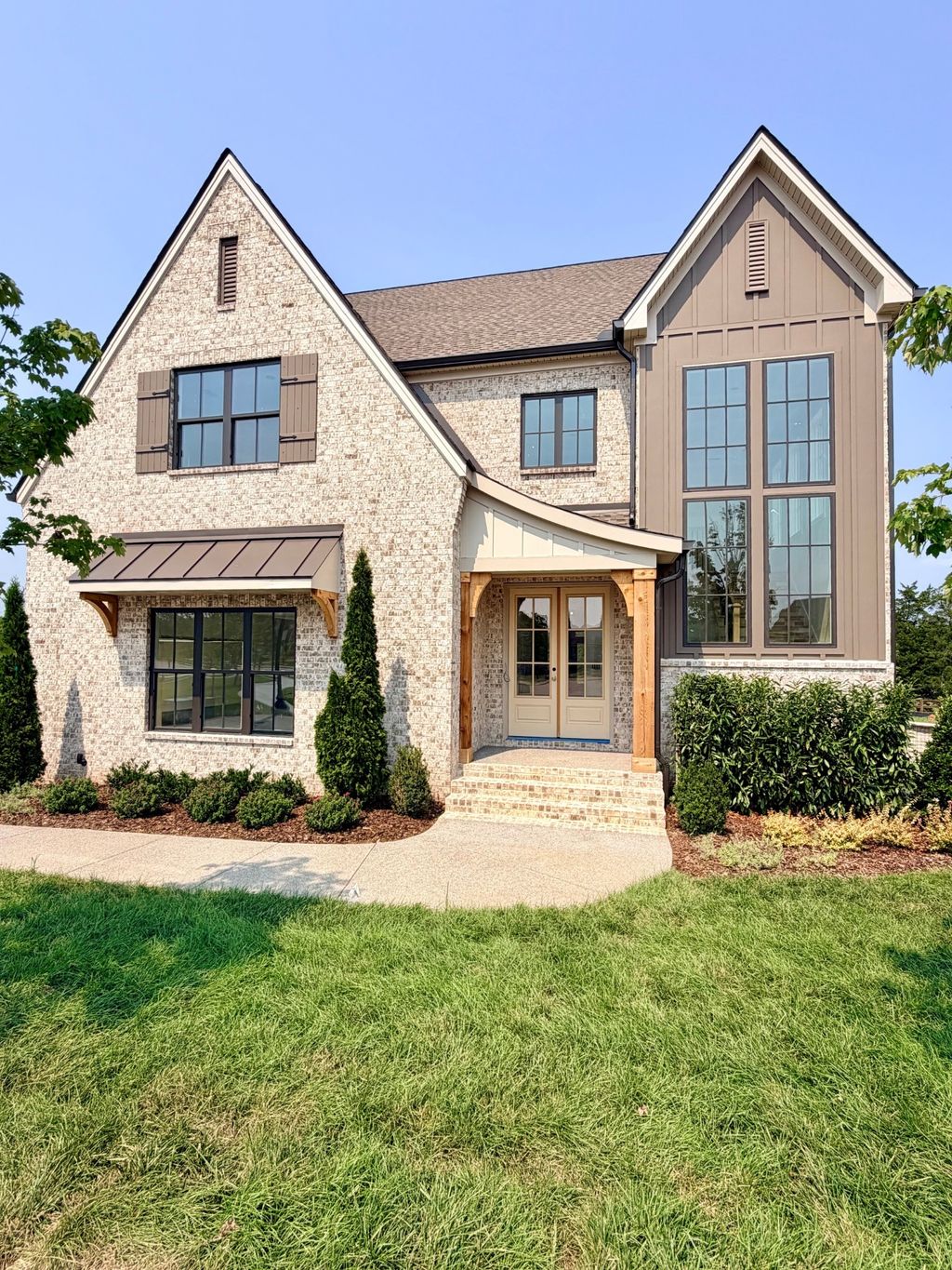 859 Brook Trl, Lebanon