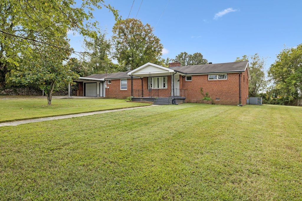 908 Carthage Hwy, Lebanon