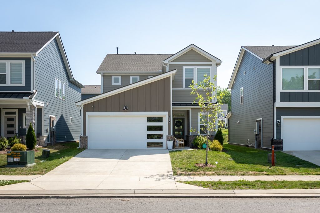 1200 Linn Cove Ct, Gallatin