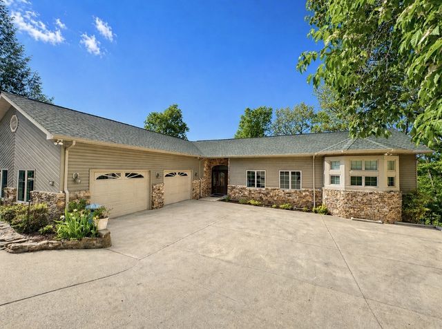 43 Markham Ter, Crossville