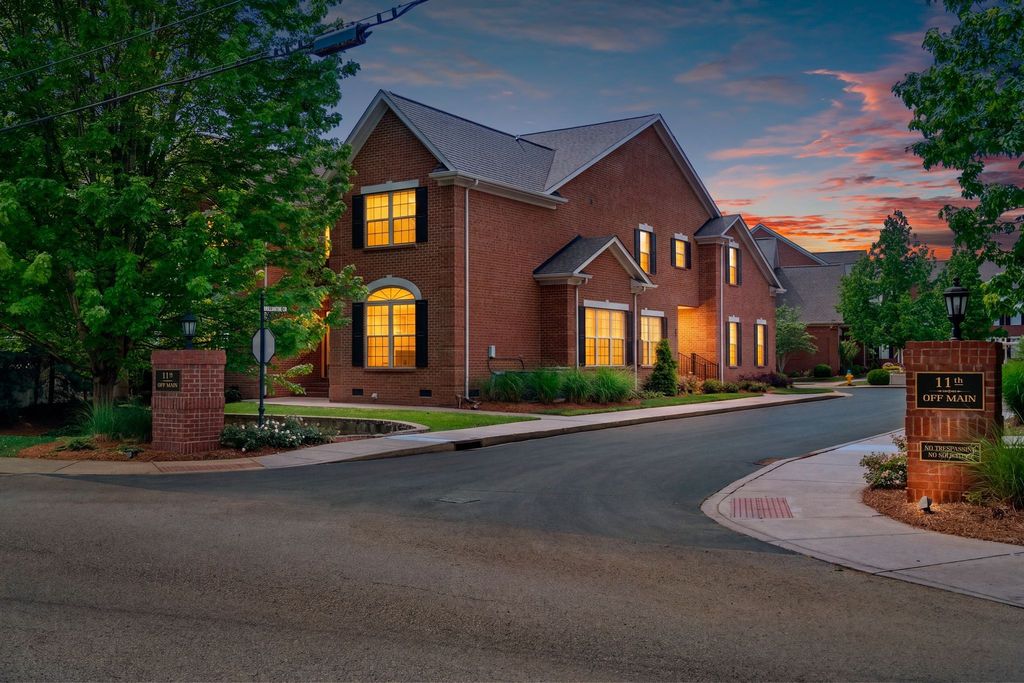 128 Brilliantine Cir, Franklin