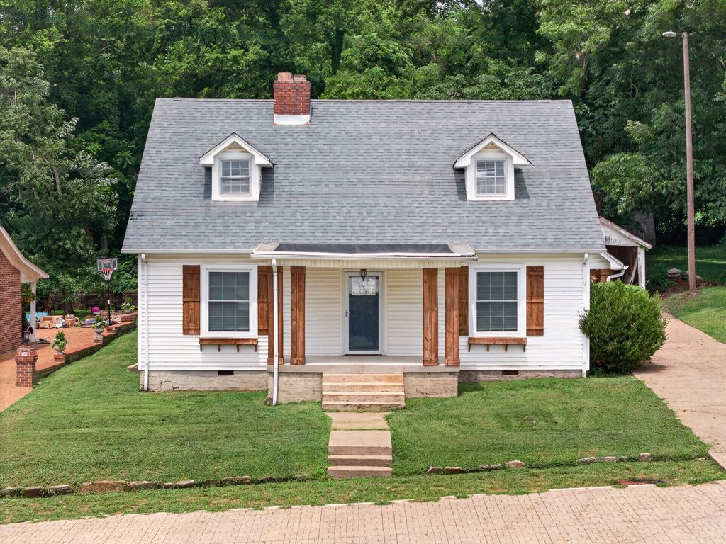 218 N 3rd St, Pulaski