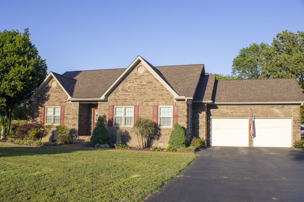 300 Sycamore Ln, Mc Kenzie