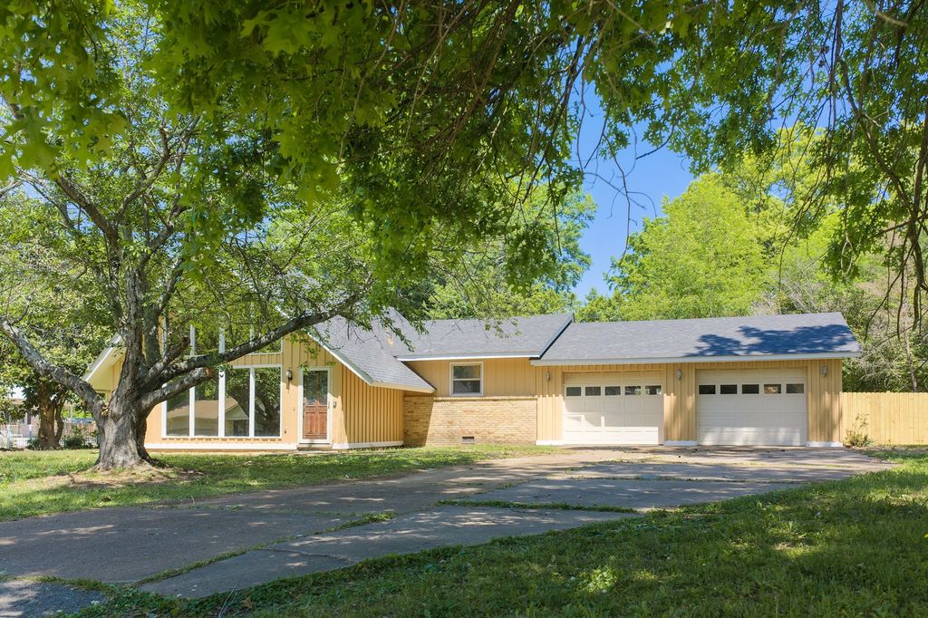 171 Maple Ln, Dresden