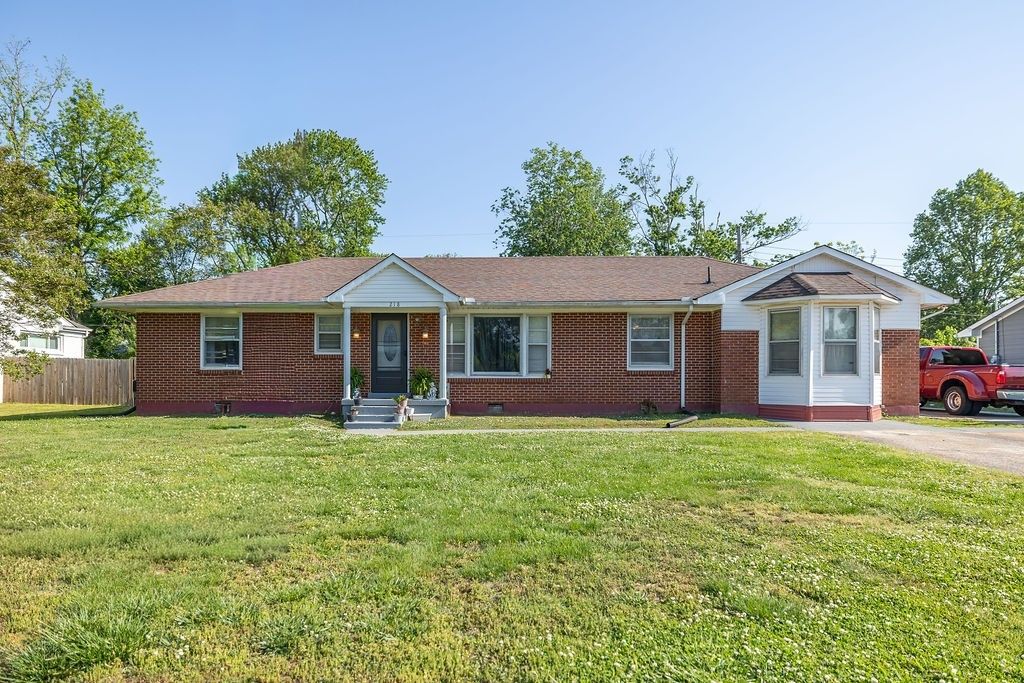 218 Admiral Cir, Lawrenceburg
