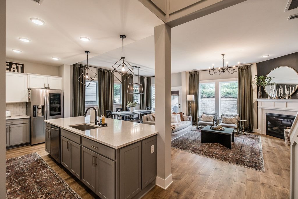 210 Woodhall Ct, White House
