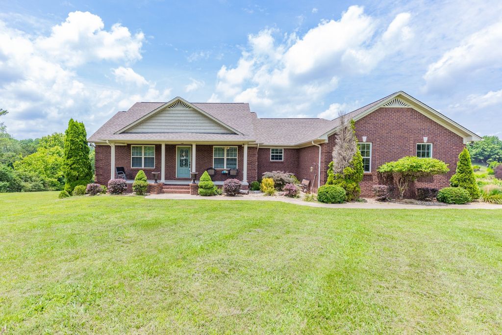 234 Glenn Springs Rd, Lawrenceburg