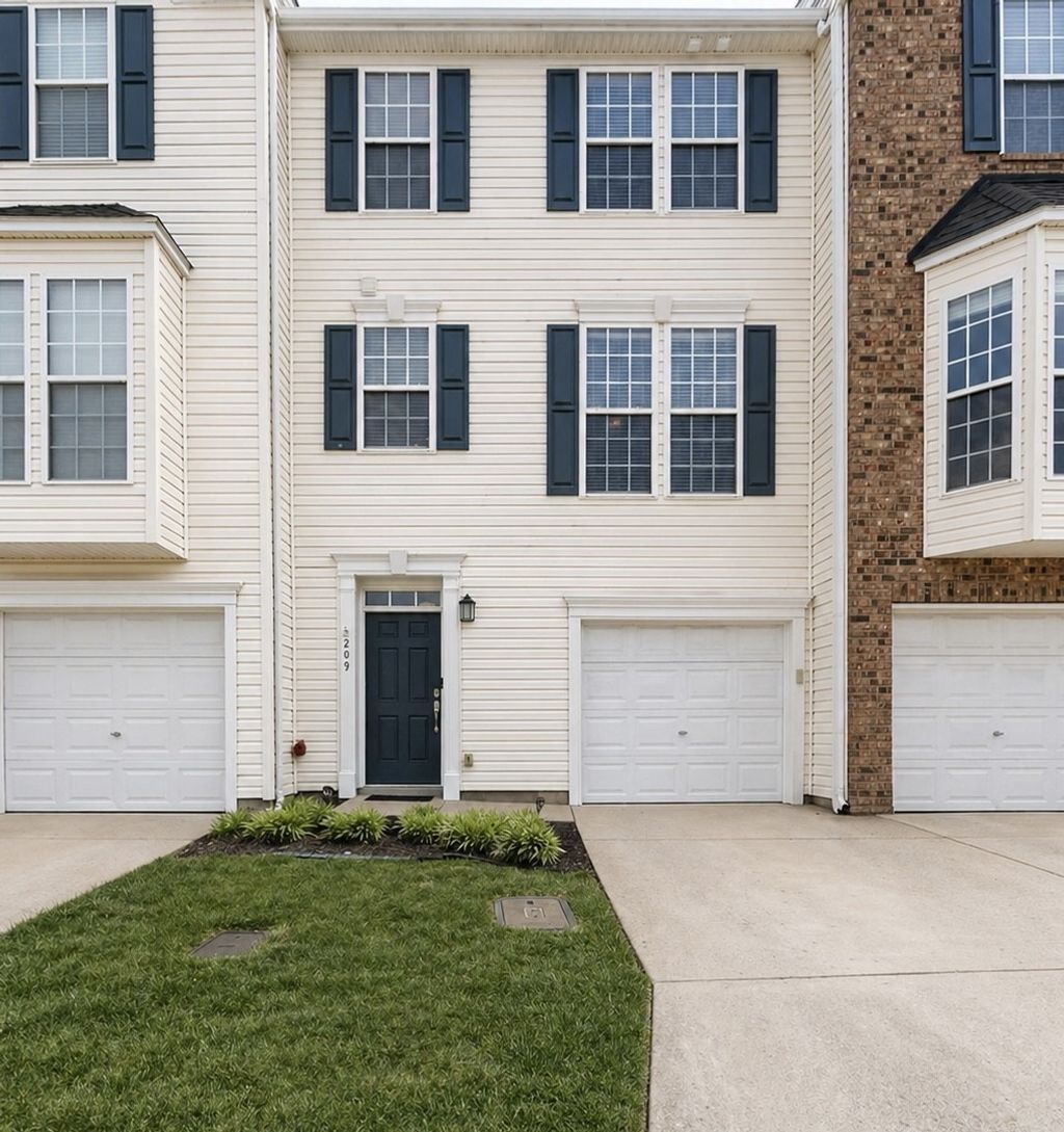 7277 Charlotte Pike 209, Nashville