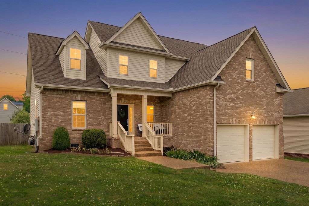 3992 Kristen St, Spring Hill