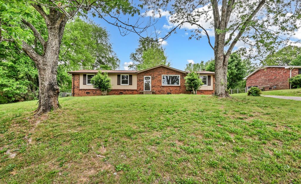 619 Paddy Run Rd, Clarksville