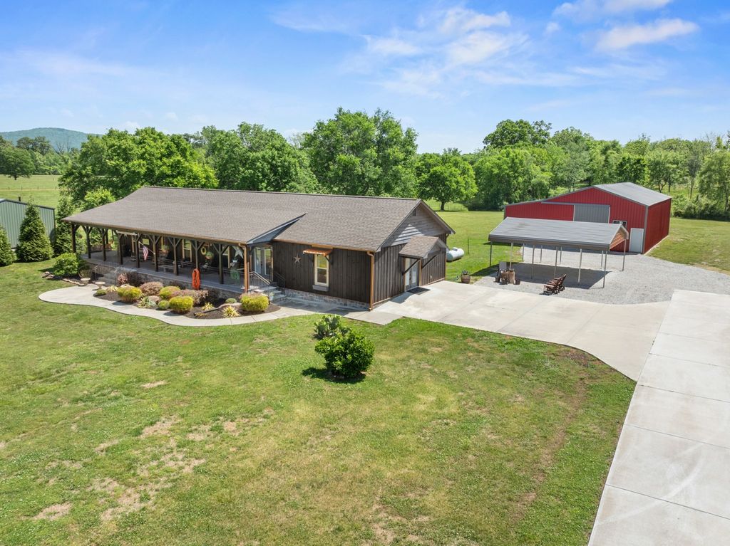 251 Falcon Dr, Decherd