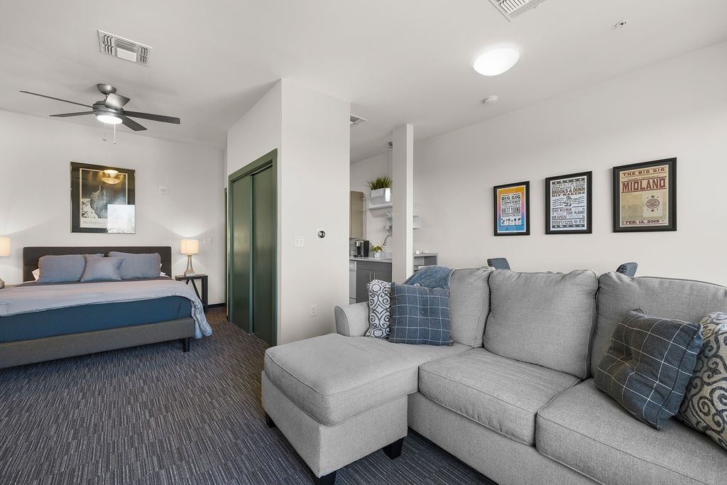 1900 12th Ave S 408, Nashville
