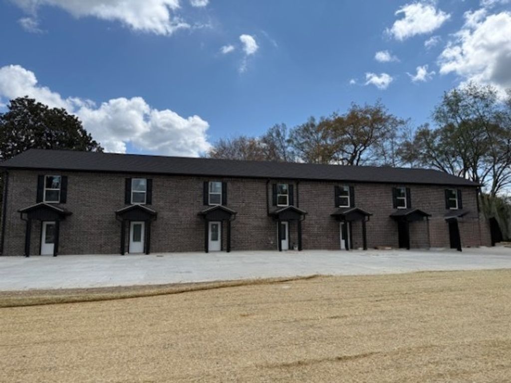 1416 E Lincoln St 2, Tullahoma